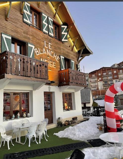 Hotel Le Blanche Neige วัลแบร์ก ภายนอก รูปภาพ